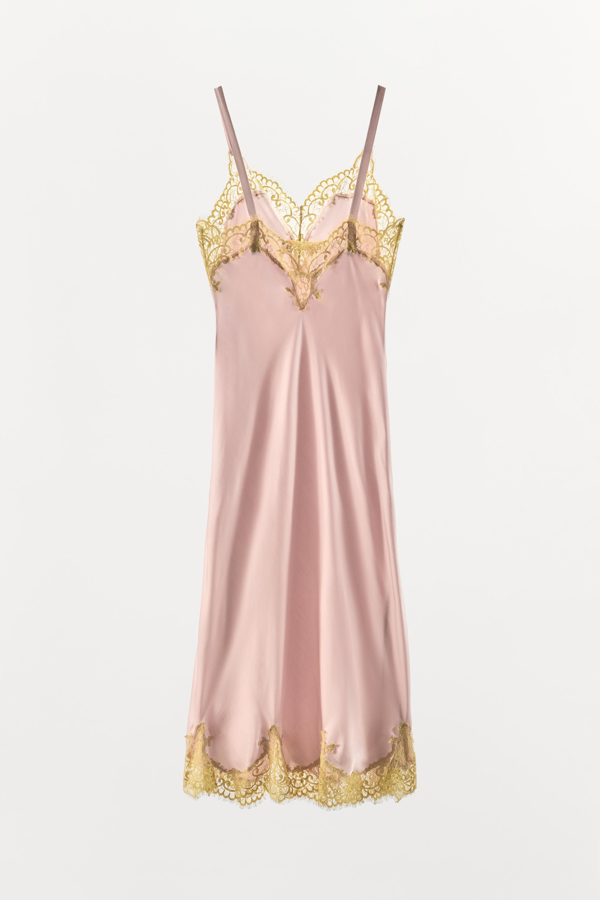 ROBE MI-LONGUE SATINÉE AVEC DENTELLE